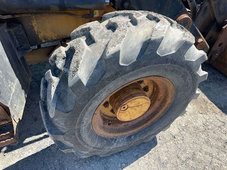 2003-caterpillar-420d-image-12