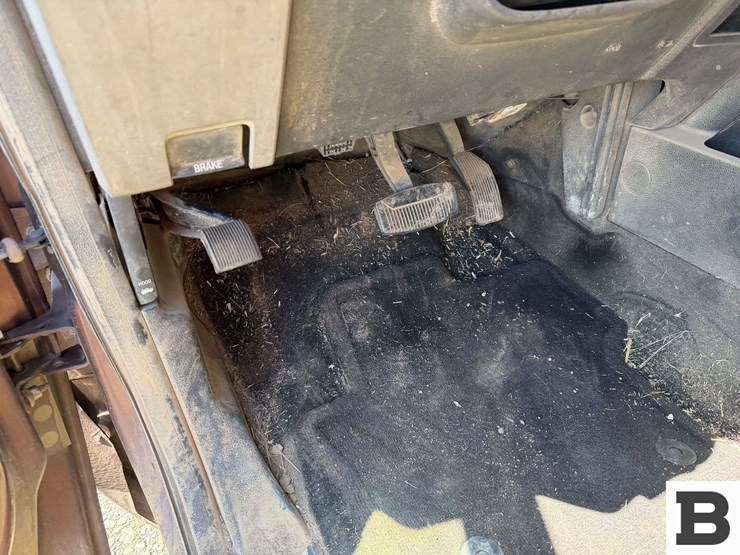 2011-ford-f350-image-28