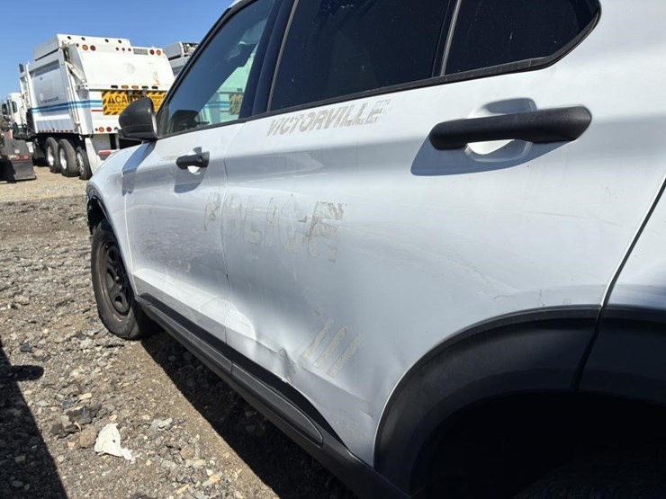 2021-ford-explorer-police-interceptor-image-5