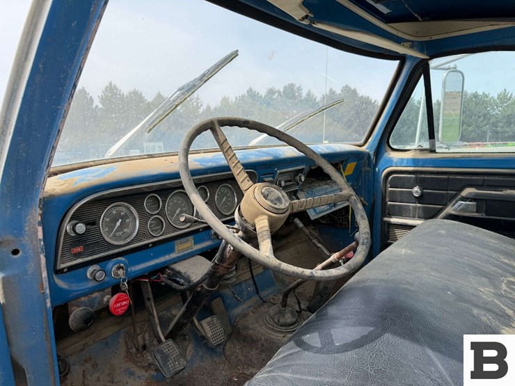 1976-ford-f750-image-31