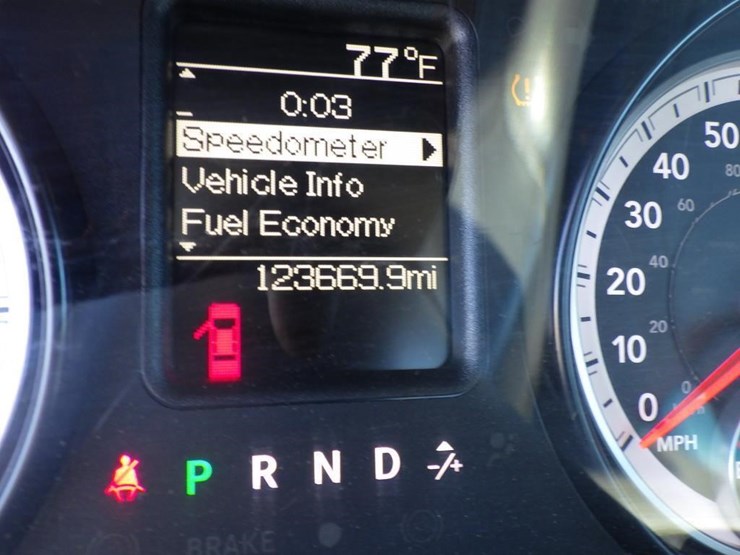 2015-dodge-1500-image-12