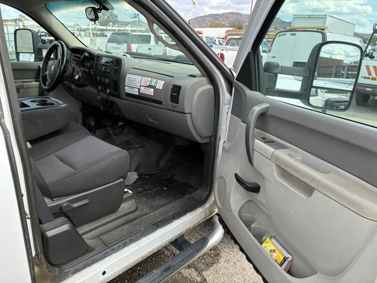 2012-gmc-sierra-2500-image-9