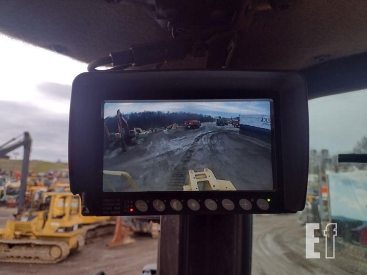 2018-caterpillar-d7e-image-8