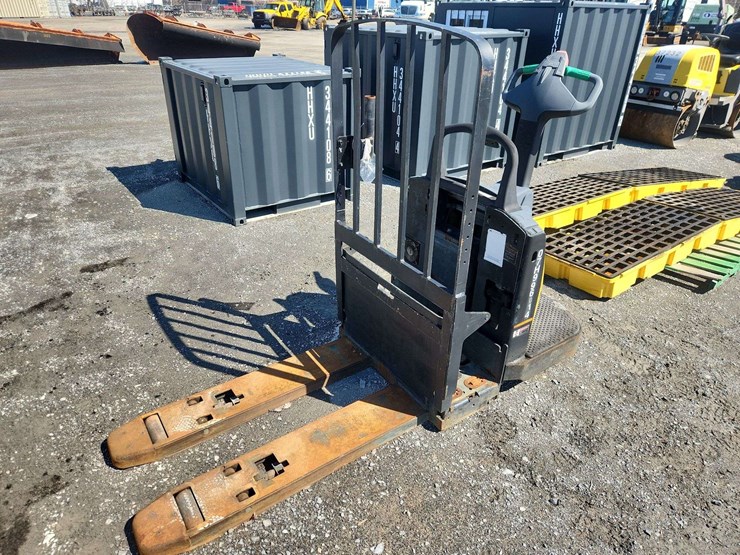 caterpillar-wr6000-image-2