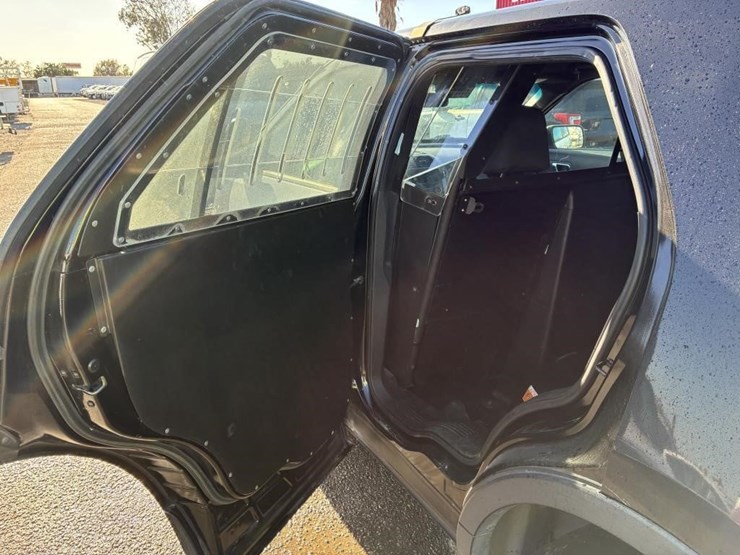 2017-ford-explorer-police-interceptor-image-11