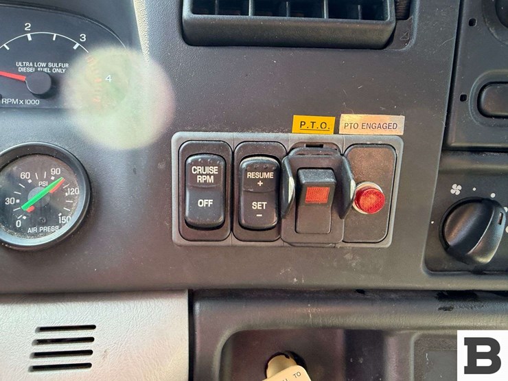 2010-ford-f750-image-55