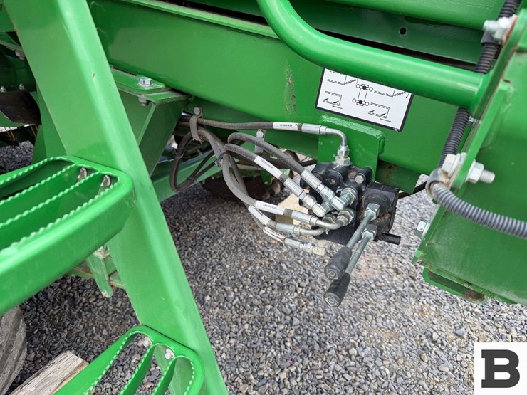 2015-john-deere-l340-image-49