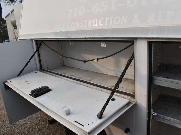 2011-ford-e350-image-11