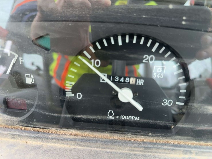 2001-kubota-m9000-image-32