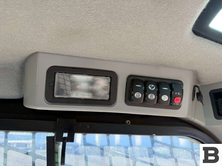 2017-caterpillar-299d2-image-49