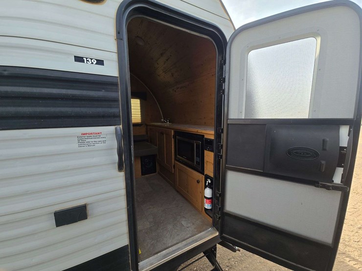 2022-sunray-travel-trailer-image-17