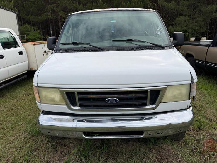 2003-ford-e350-image-2