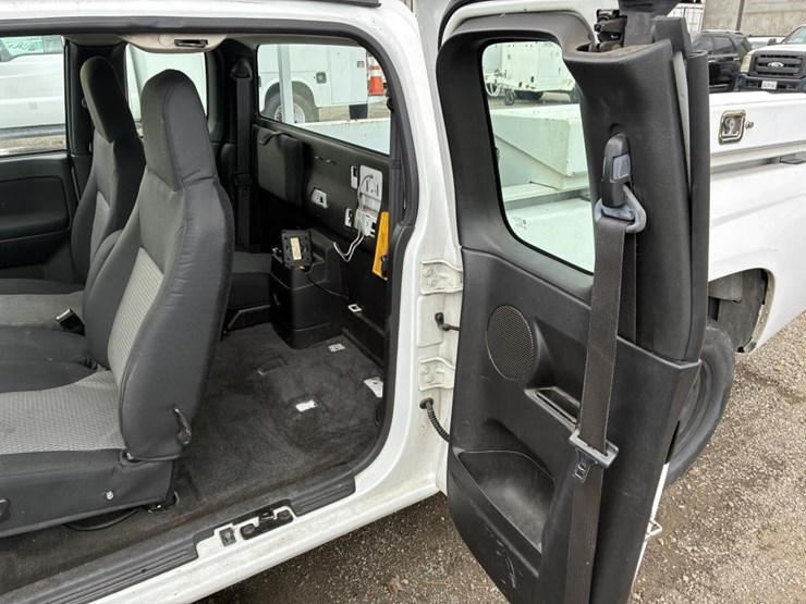 2009-chevrolet-colorado-image-11