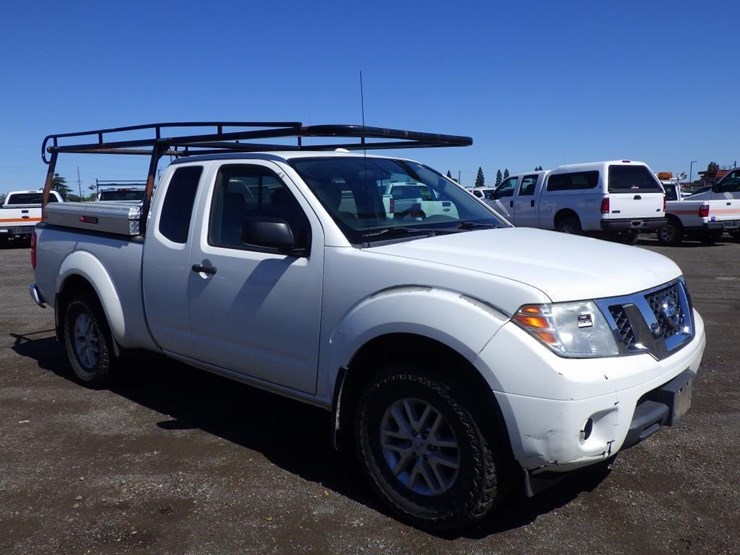 2018-nissan-frontier-image-2