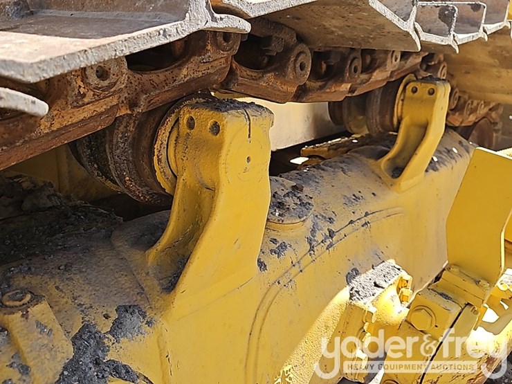 2005-komatsu-d65ex-15-image-9