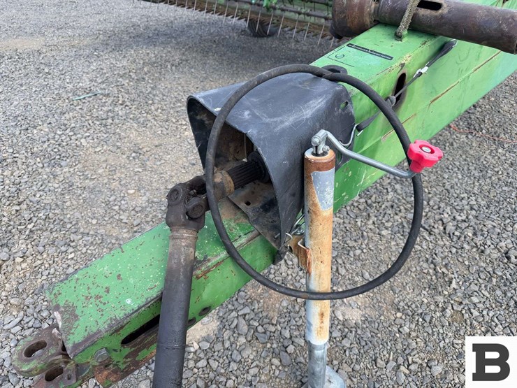 john-deere-820-image-10