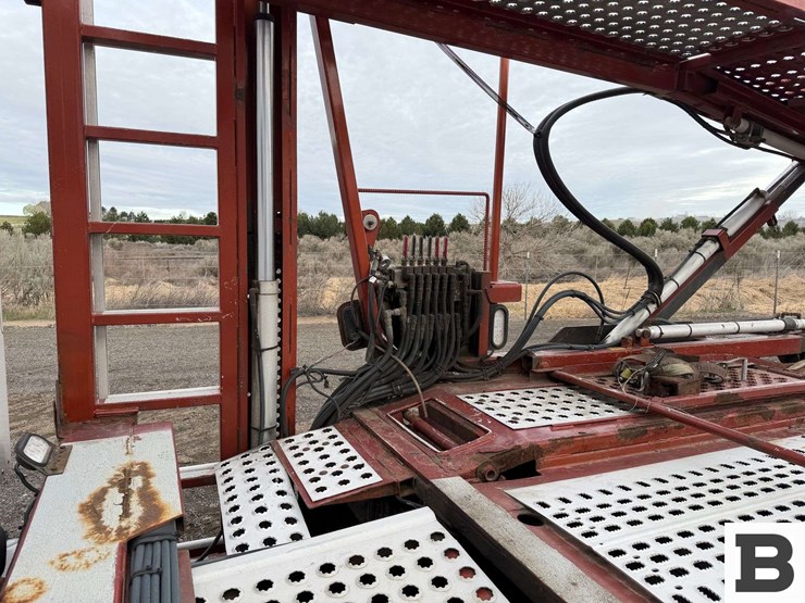 2013-peterbilt-388-image-15