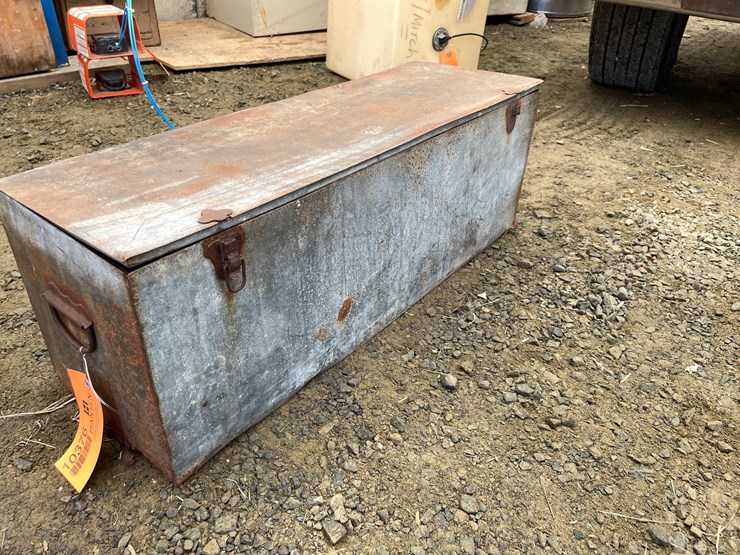 #10376-•-vintage-galvanized-storage-box-with-lid-image-3