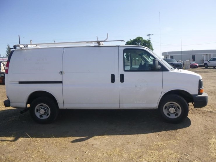 2016-chevrolet-2500-image-14
