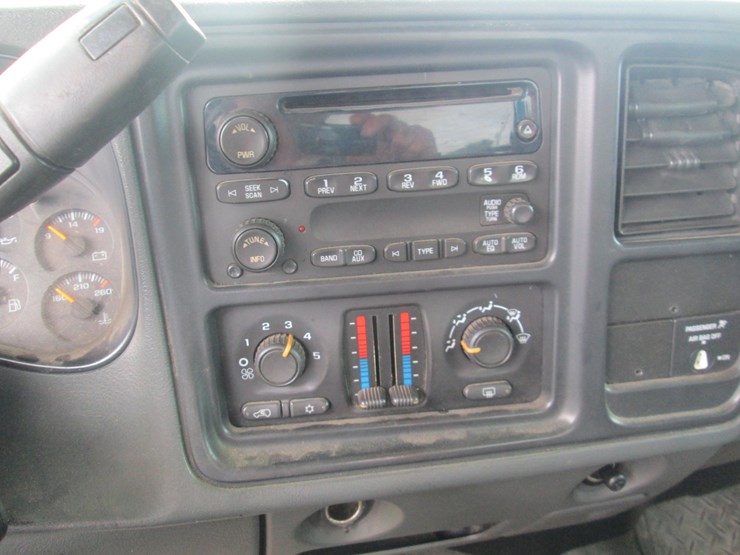 2006-chevrolet-2500-image-39