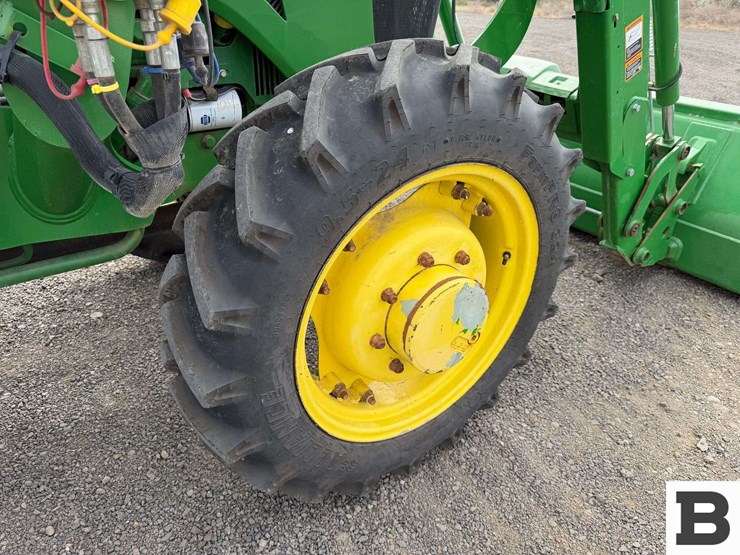 2015-john-deere-5075e-image-49