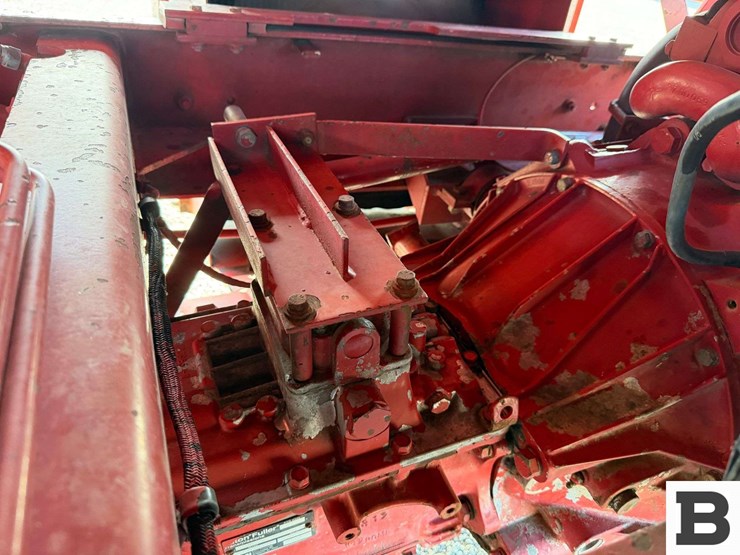 new-holland-1085-image-50