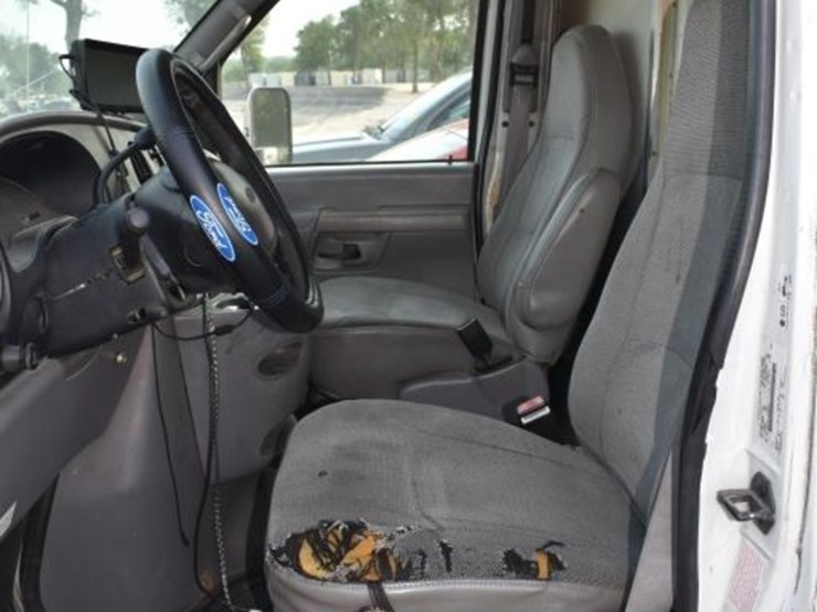 2002-ford-e350-image-5