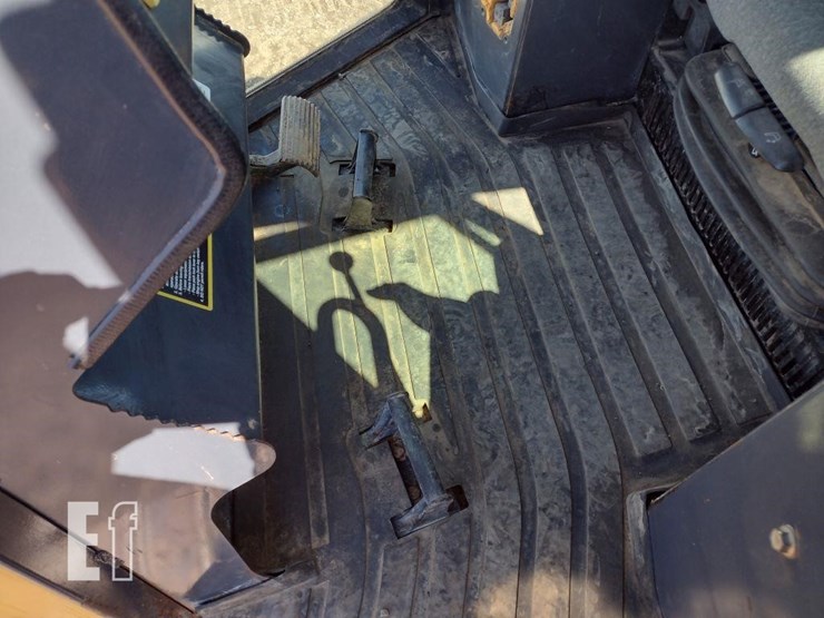 2006-deere-550j-lt-image-11