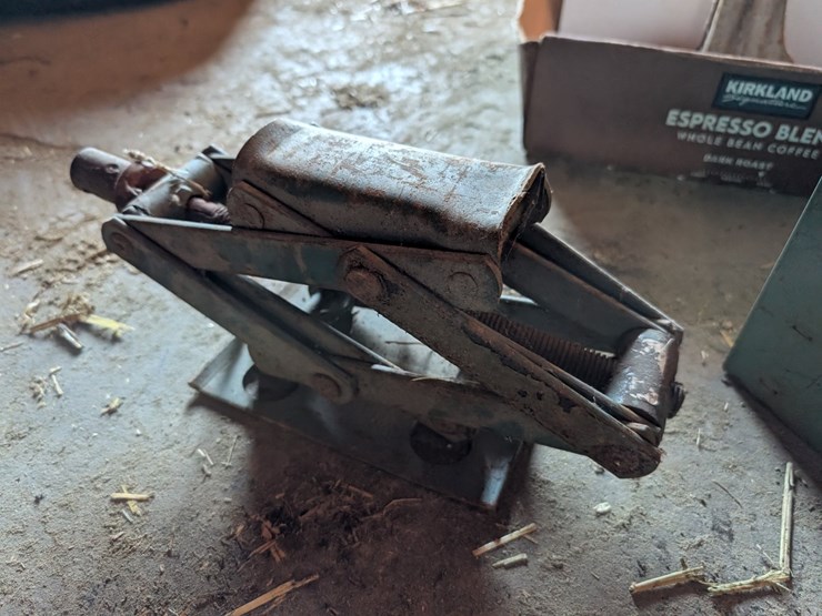 #5532-•-railroad-jack-image-9