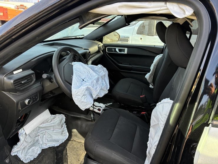 2022-ford-explorer-police-interceptor-image-9