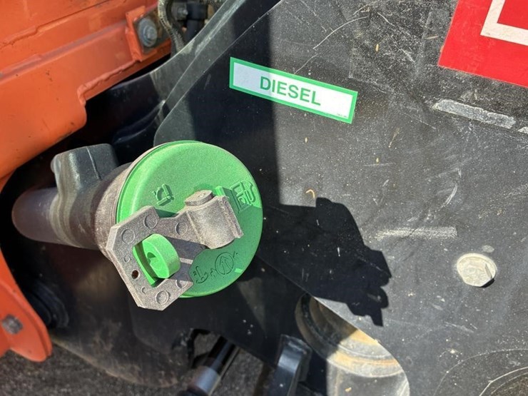 2015-jlg-g5-18a-image-11