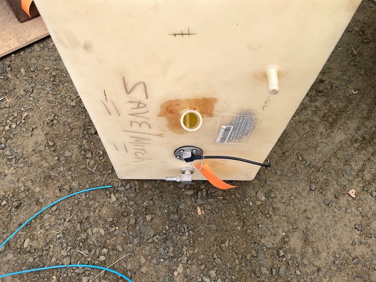 #10374-•-moeller-marine-poly-fuel-tank-image-4
