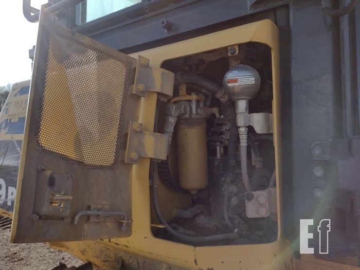 2013-komatsu-d39px-23-image-30