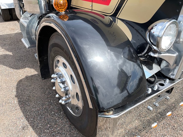 1970-peterbilt-358-image-81