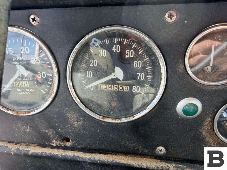 1977-international-fertilizer-truck-image-66