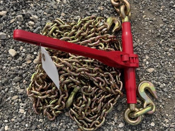 #131-•-(1)-5400-lb-ratchet-binder-&-(2)-5/16"-20'-chains-image-1