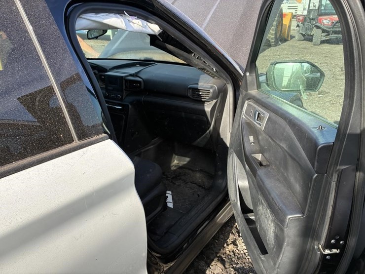 2022-ford-explorer-police-interceptor-image-14