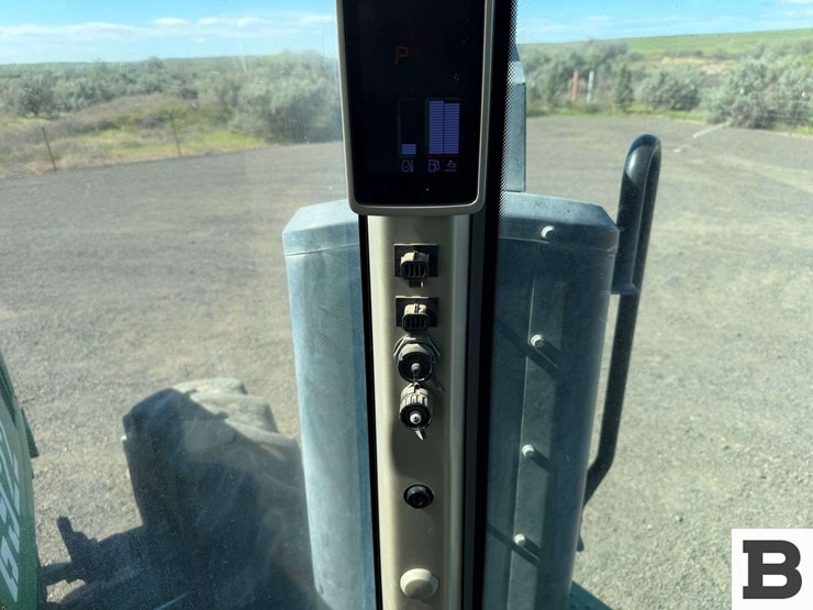 2021-john-deere-7r-210-image-84