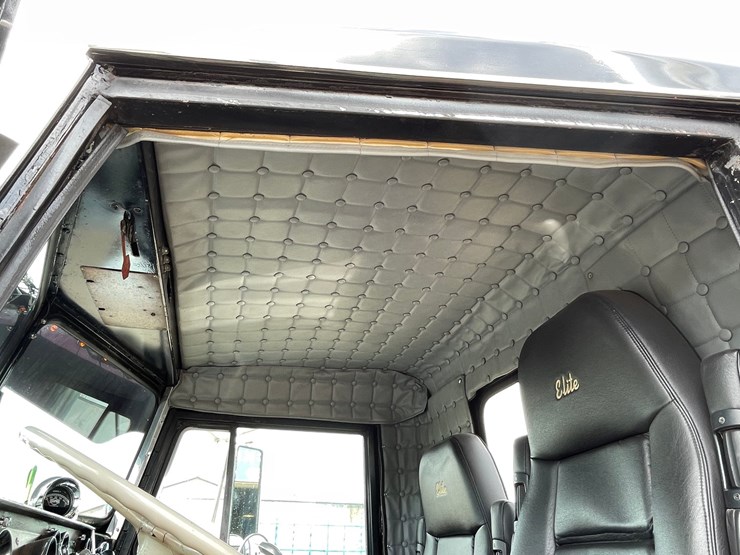 1970-peterbilt-358-image-110