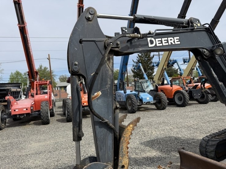 2018-deere-35g-image-14