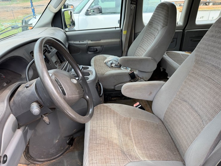 2003-ford-e350-image-13