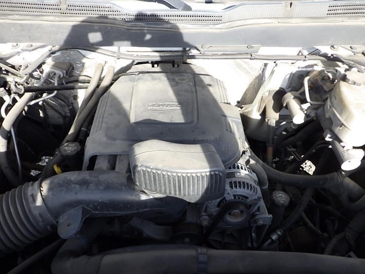 2017-chevrolet-2500hd-image-14