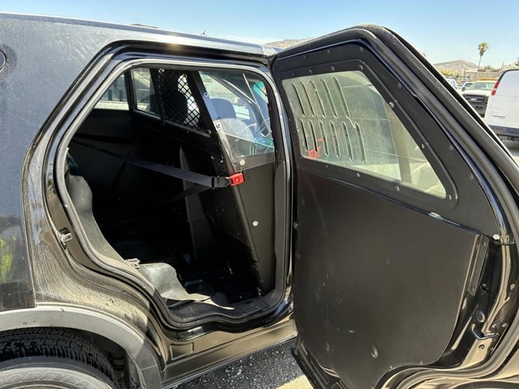 2015-ford-explorer-police-interceptor-image-10