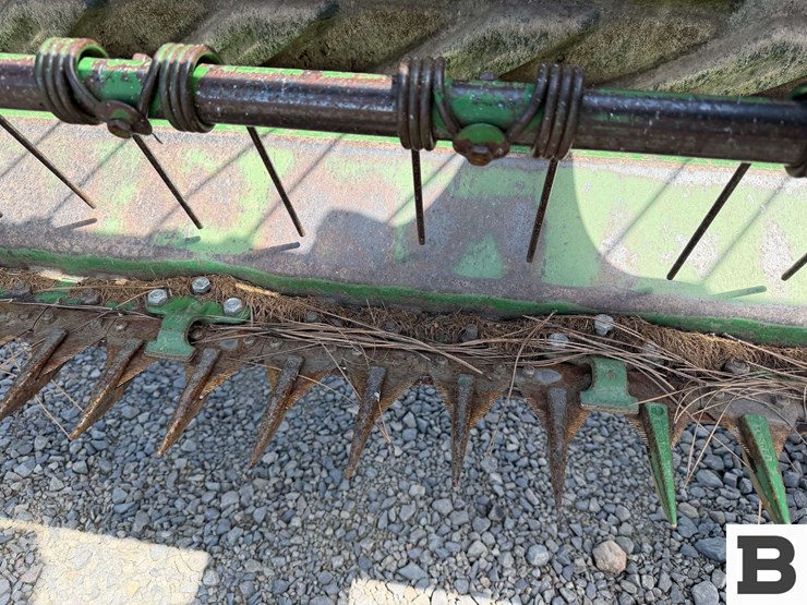 john-deere-820-image-40