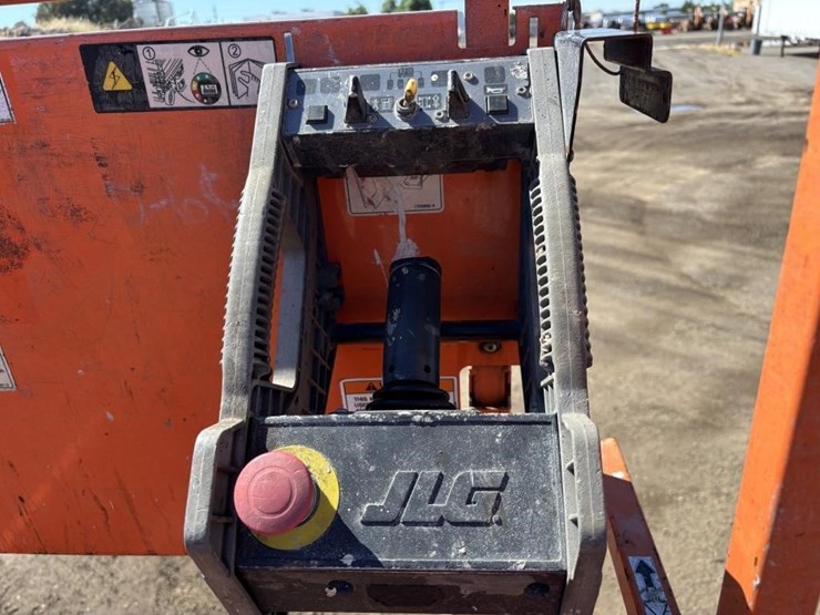 2015-jlg-2646es-image-8