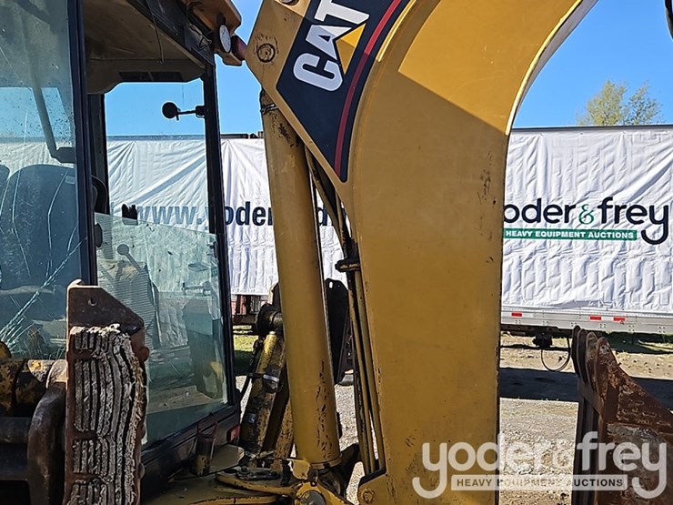 caterpillar-426c-image-14