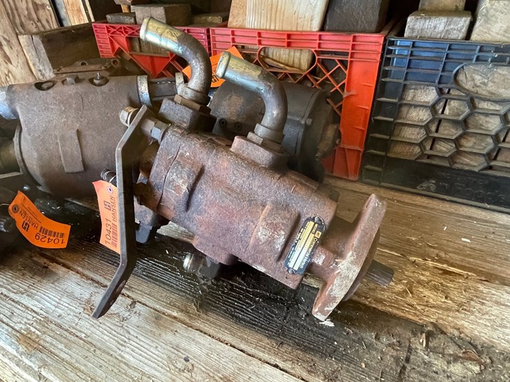 #10431-•-big-dual-hydraulic-pump-image-3