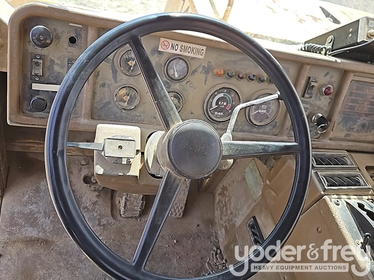 caterpillar-d350d-image-28