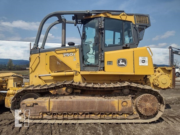 2008-deere-750j-lt-image-13