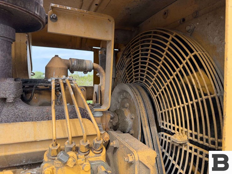 caterpillar-920-image-32